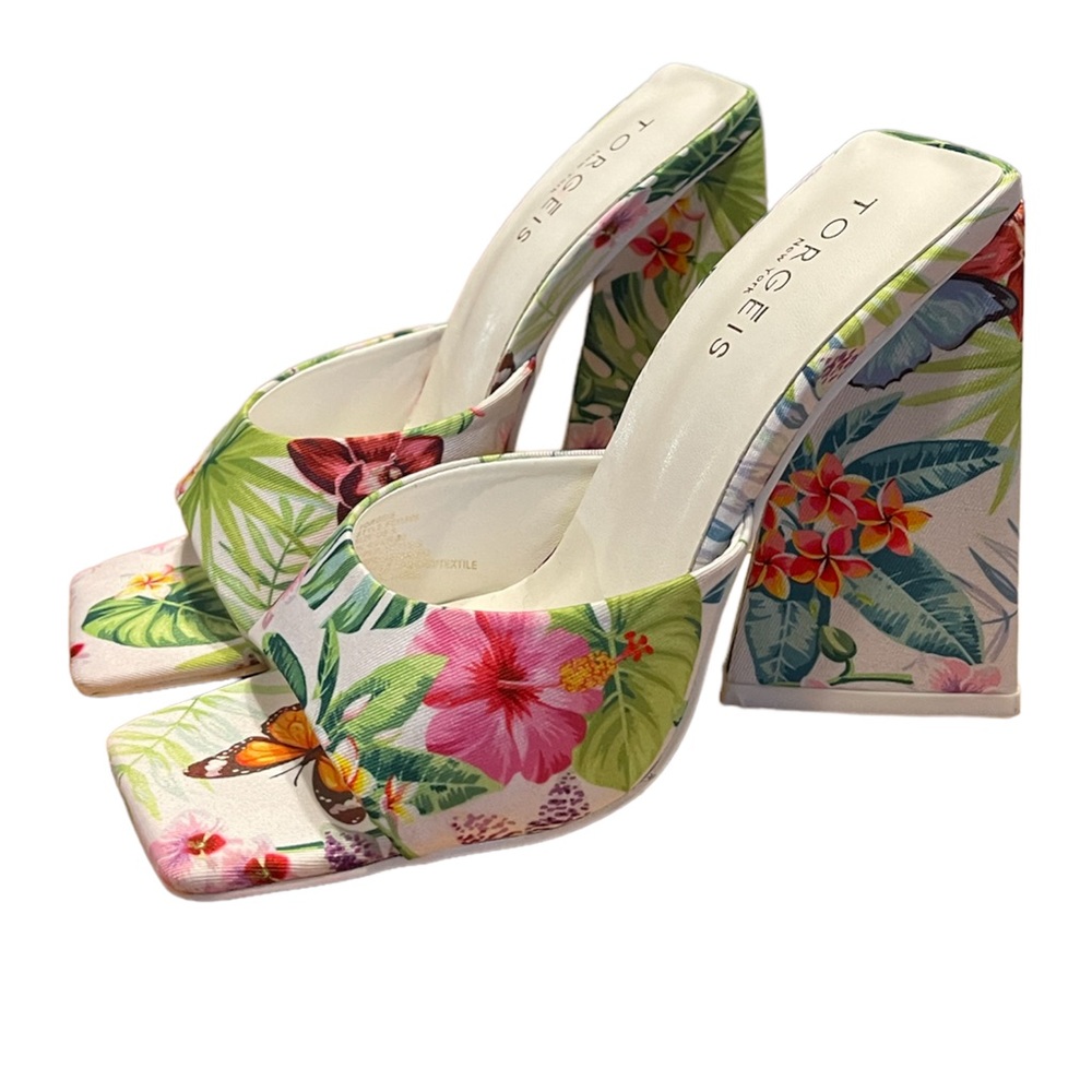 Paradise Sandals by Torgēis